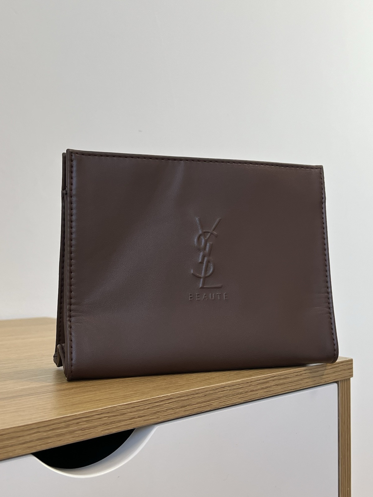 Borsa donna YVES SAINT LAURENT YSL piccola marrone bottoni bellezza trucco pre amata