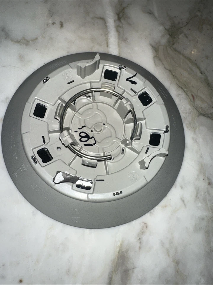 2002-2004 Audi A4 A6 A8 Wheel Center Hub Cap for 5-Spoke 16" factory rims OEM - Imagem 2 de 3