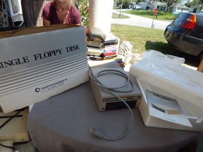 Vintage Commodore 64 Vic-1541 Disk Drive Box & Manual Estate Find