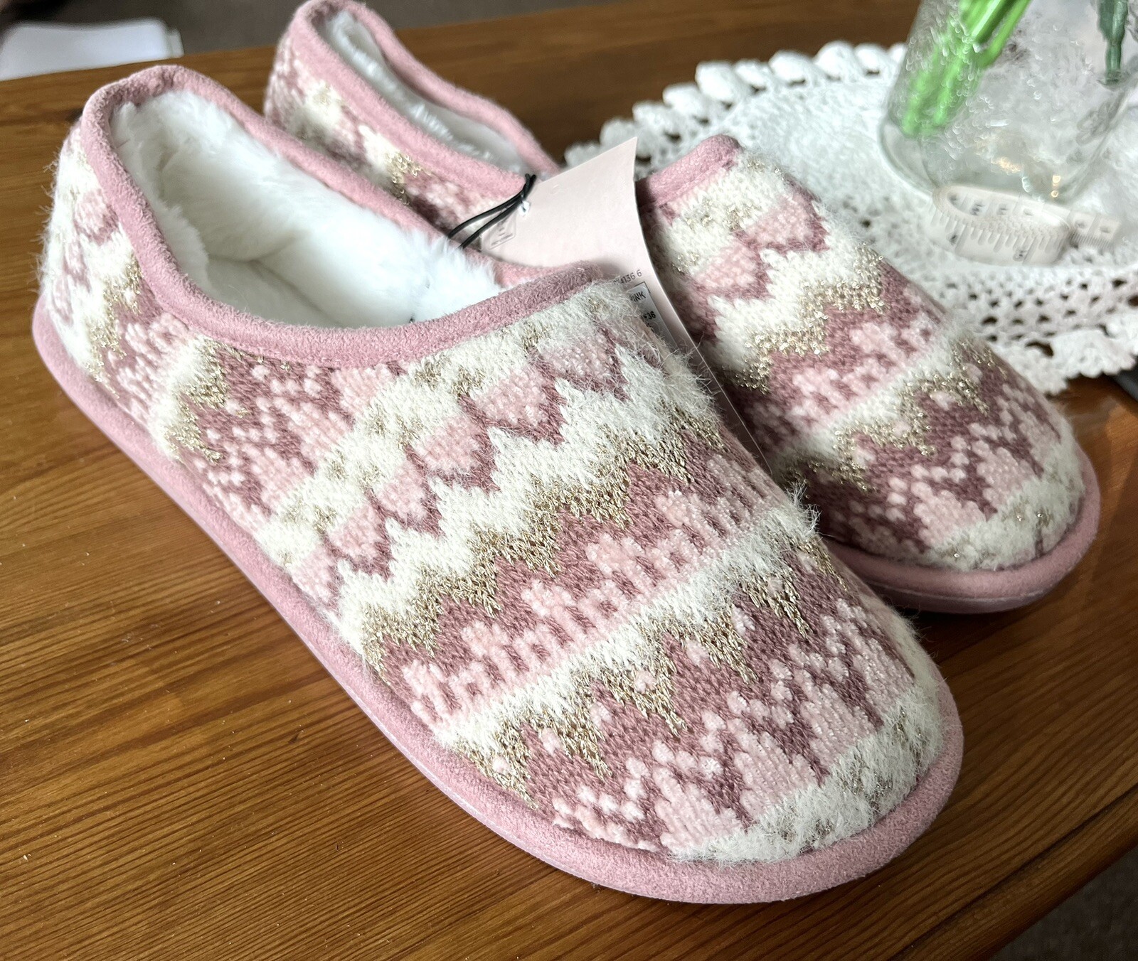 SAOLA TU pantofole rosa scintillante foderate soffici taglia UK 7 EU40 suola rigida maglia top nuove con etichette!