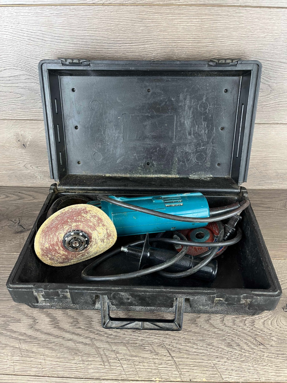 Makita Tools Disc Grinder, Model N9514B, 4" Disc Grinder Corded