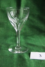 verre à porto  ( H: 122 mm) CRISTAL taillé modèle NESTOR  VAL SAINT LAMBERT
