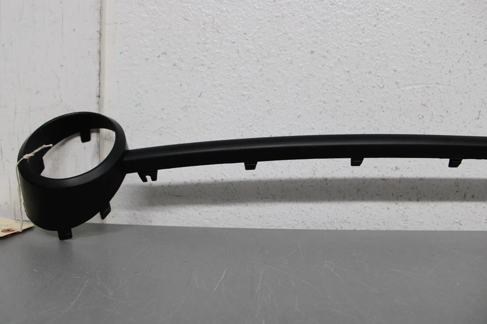 2001 2005 VOLKSWAGEN BEETLE FRONT BUMPER FOG LIGHT TRIM Foto 2 de 4