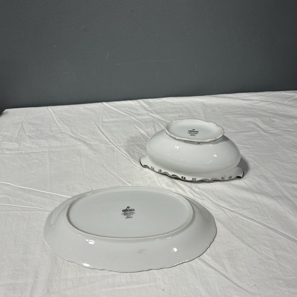 Mikasa Japan Marlboro 9267 Gravy Boat w/ UnderPlate Relish Platinum