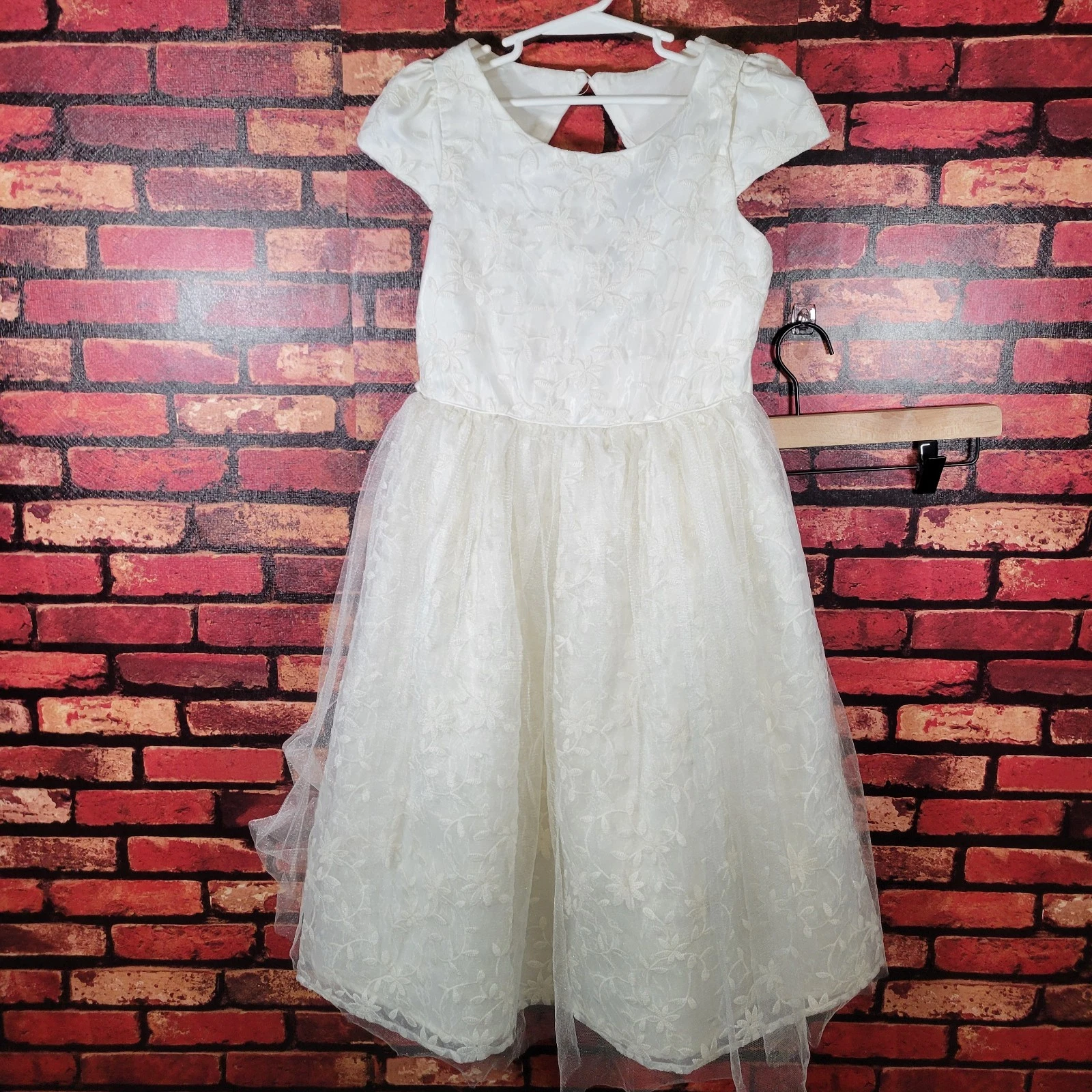 Kenzie Girl Size 10 White Floral Formal Dress