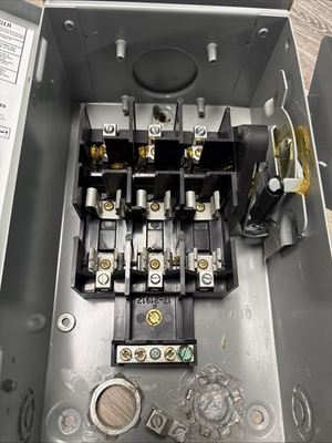 #ad Eaton DG321NRB 30Amp 240V 60Hz Fusible Safety Switch Disconnect Nema 3 Used $29.97