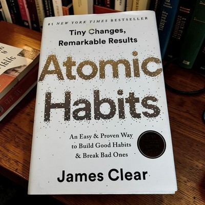 Atomic Habits James Clear Hardcover w Dust Jacket
