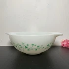 PYREX - VTG Chip N Dip Green Ivy Leaves No. 444