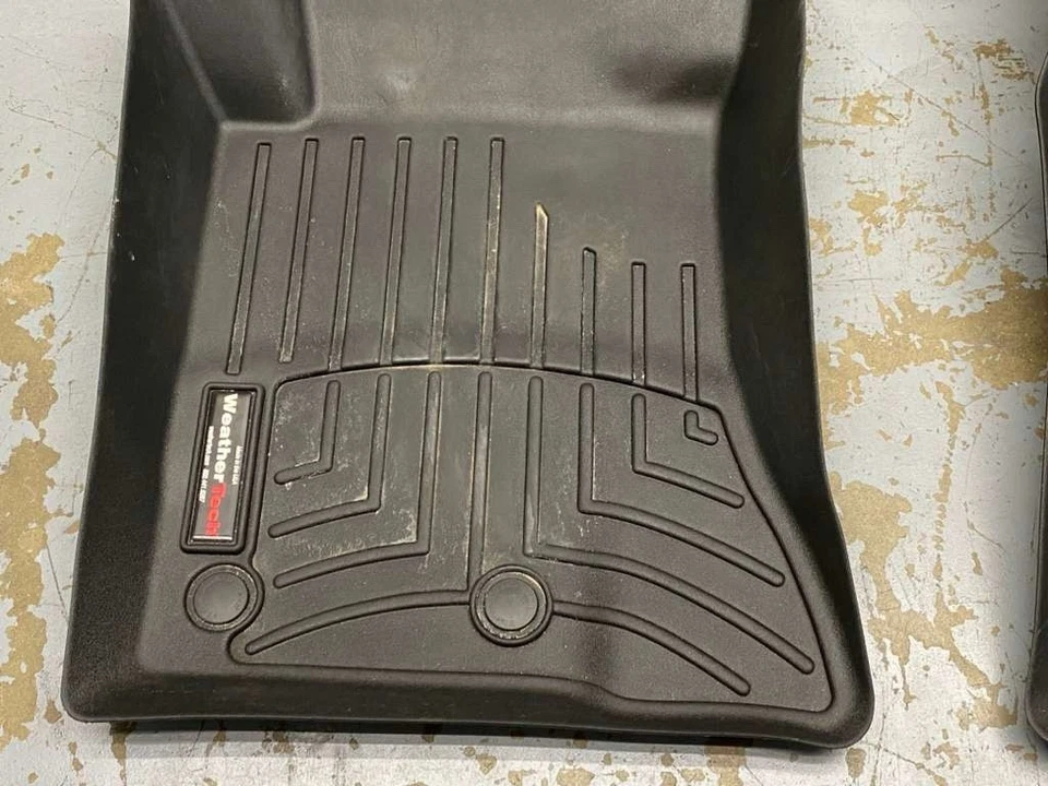 Ford Mustang GT 2018 piso delantero izquierdo y derecho alfombra de goma WeatherTech Foto 3 de 4