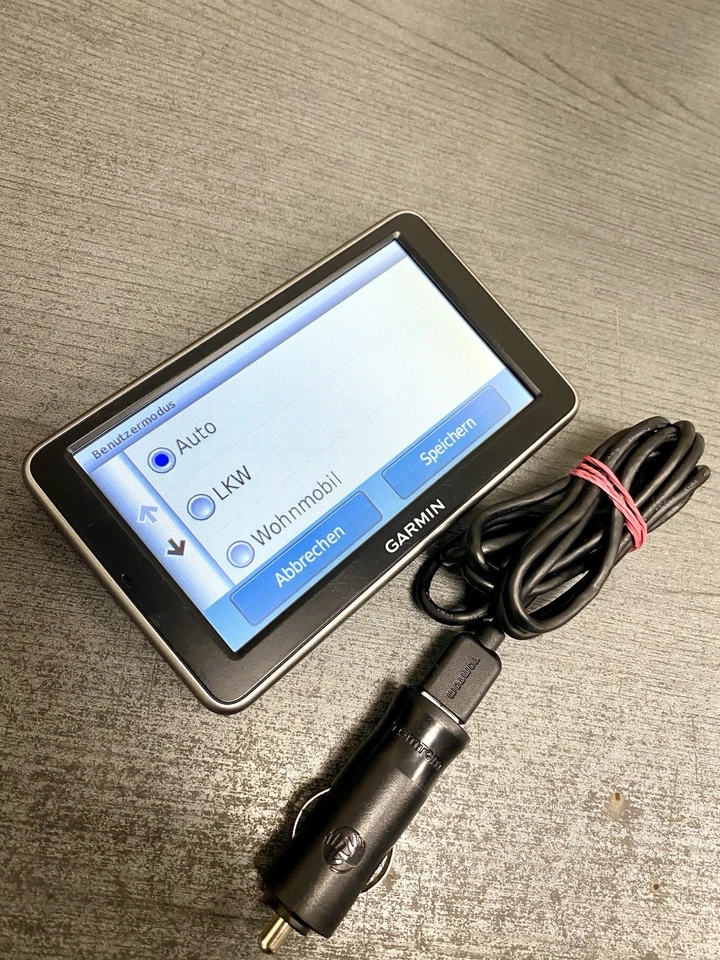 Garmin Dezl 560LM Europa 45 LKW GPS Navigator 5" Anzeige nur mit Kratzern - Bild 4 von 4