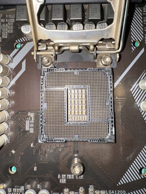 GIGABYTE Z490 UD Motherboard Intel Z490 DDR4 LGA 1200 ATX w/ IO