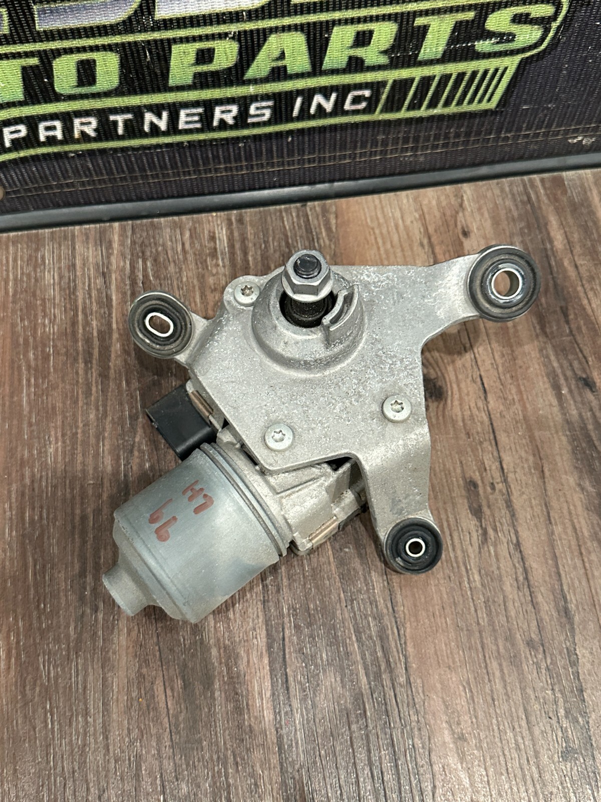 2021 AUDI R8 FRONT DRIVER LEFT WINDSHIELD WIPER MOTOR OEM 4S1 955 023 B