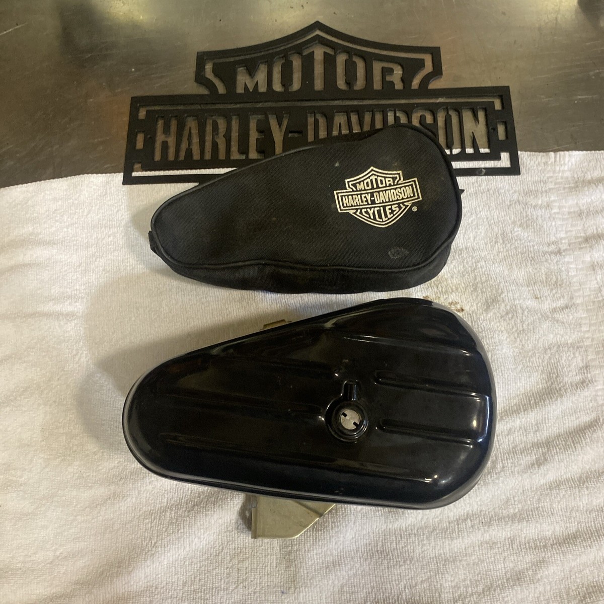 Harley WL WLA WLC WLD Oval Tool Box & Mount Kit 1940-52 3452