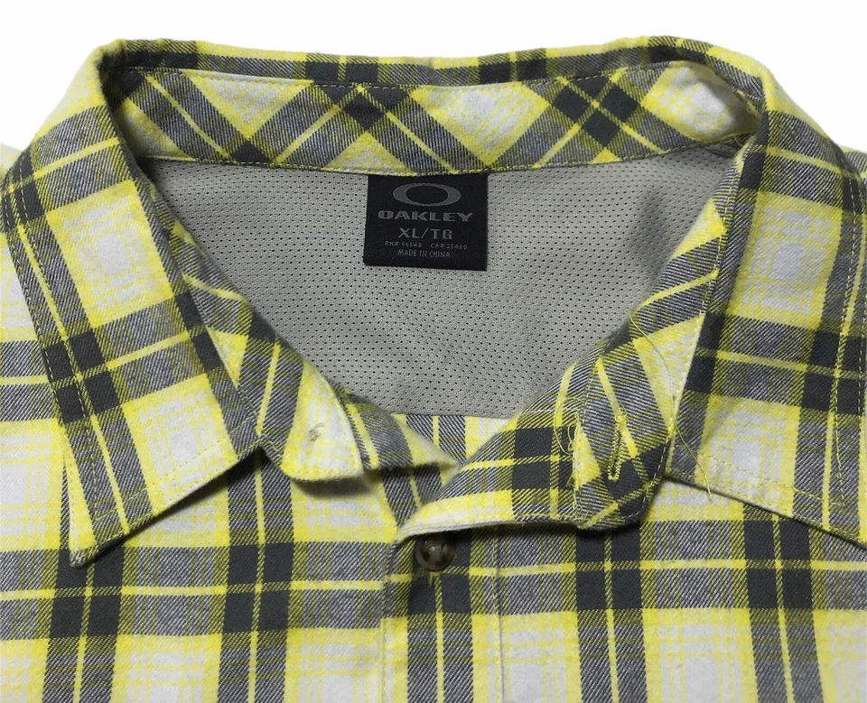 Oakley Light Flannel Plaid Button Front Long Sleeve Shirt - Men's Size XL - Image 3 of 4