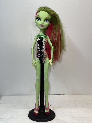 Monster High Venus Mcflytrap Rare Swim Class Doll Original Outfit