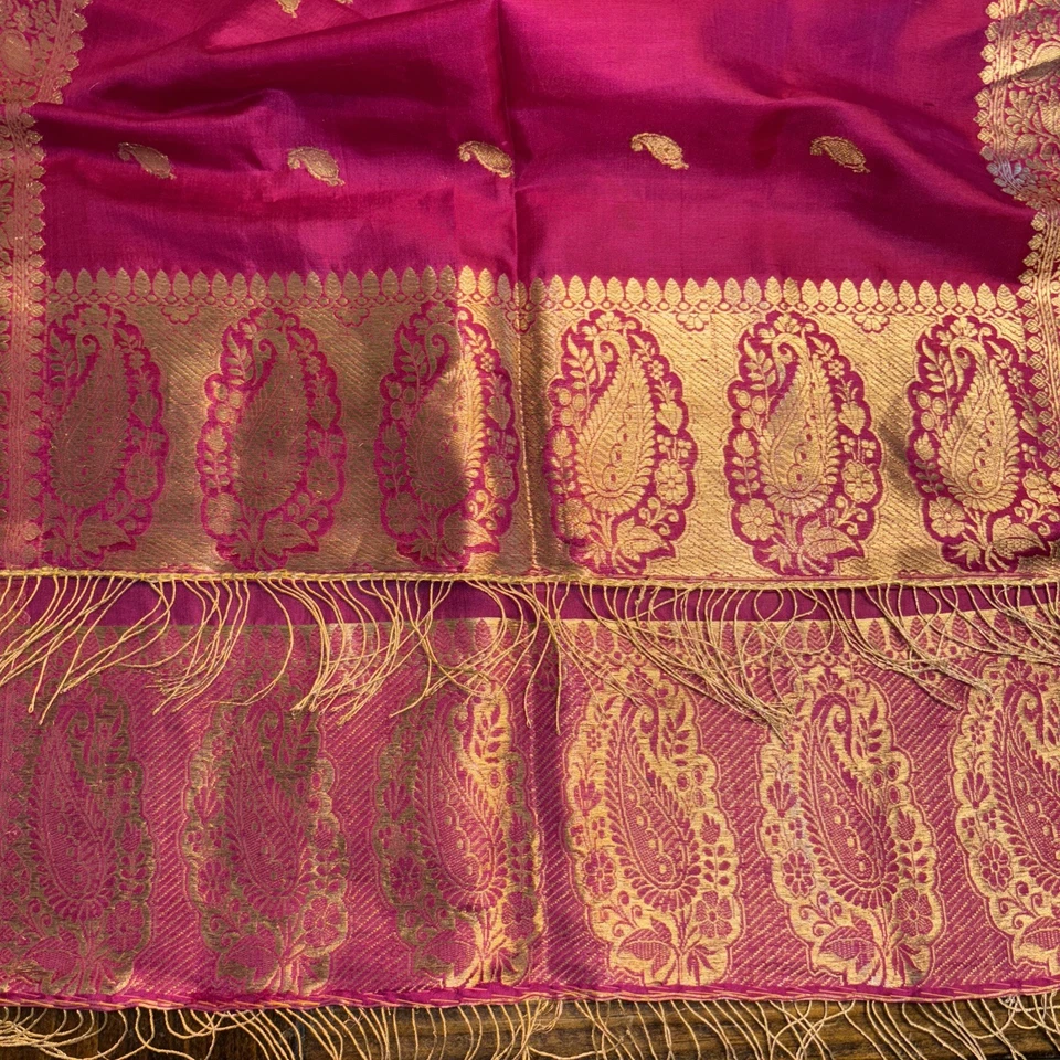 Banarasi Brocade Silk Stole Magenta Pink Gold Metallic Fringe Dupatta Shawl - Image 4 of 4