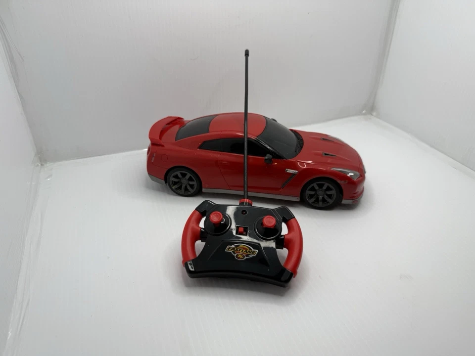 Fast Lane Rc Toys R Us Nissan GTR Red - Image 3 of 4