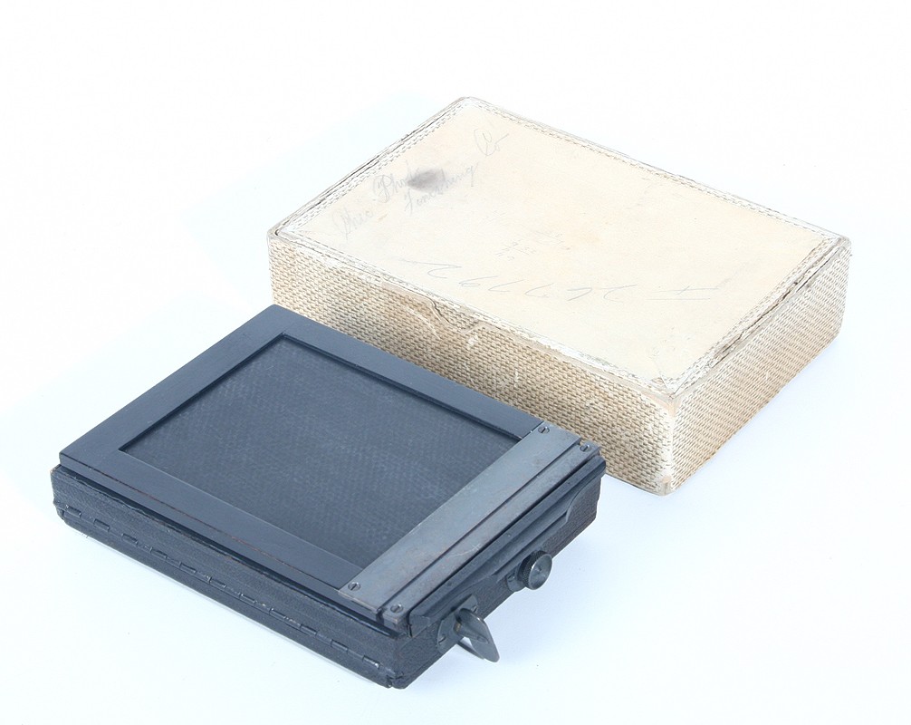 GRAFLEX 4-1/4 X 3-1/4 ROLL HOLDER, 1922 MODEL, NO. 51 FILM