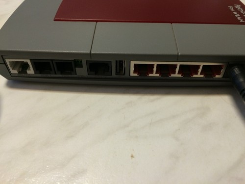 FRITZ!Box Fon WLAN 7170 mit Wlan Booster bis 300 Meter Reichweite Repeater  - Bild 3 von 3