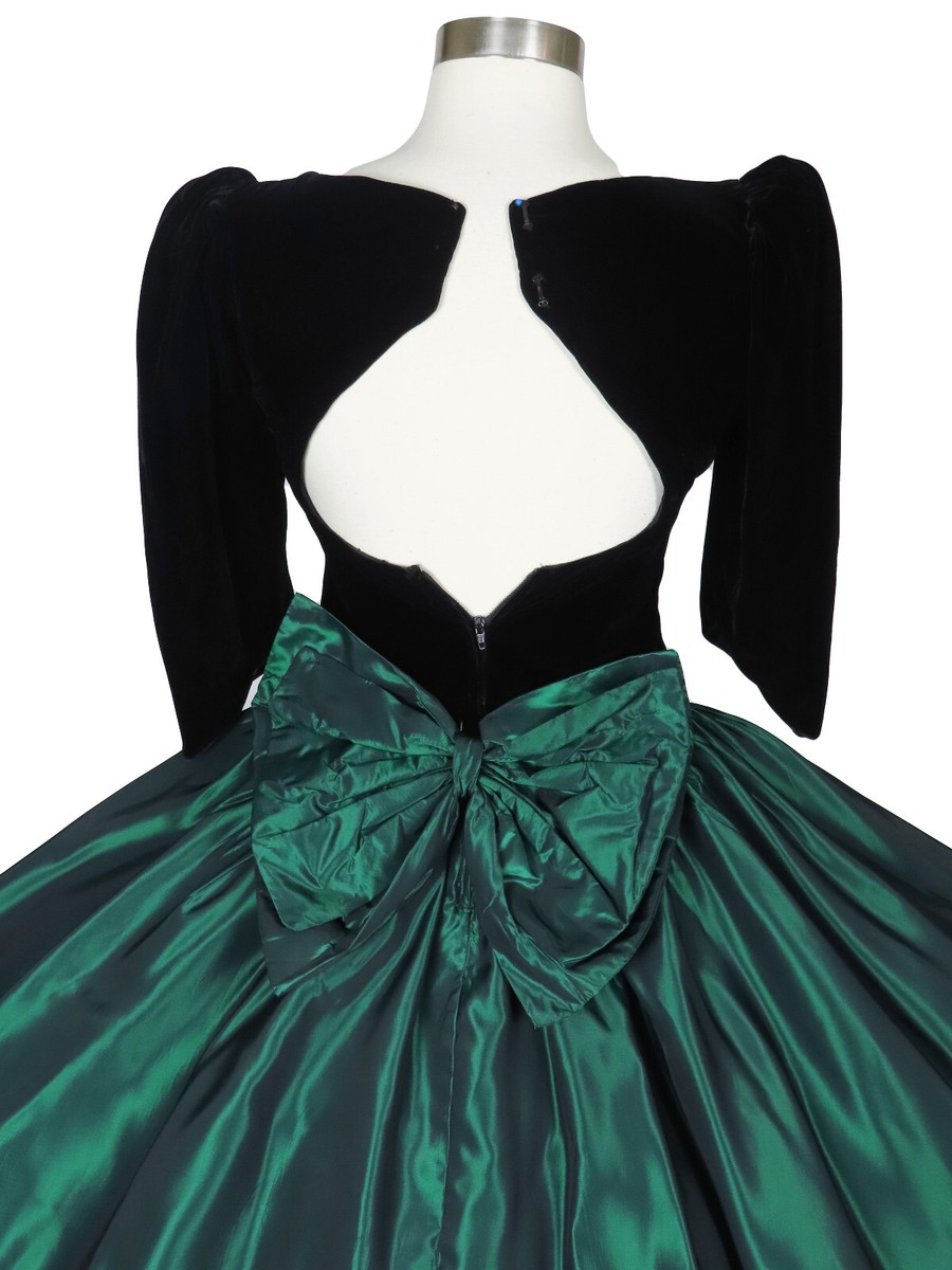 green emerald velvet dress Remember The Night Emerald Green Velvet Dress, Medium - The Mint Julep Boutique