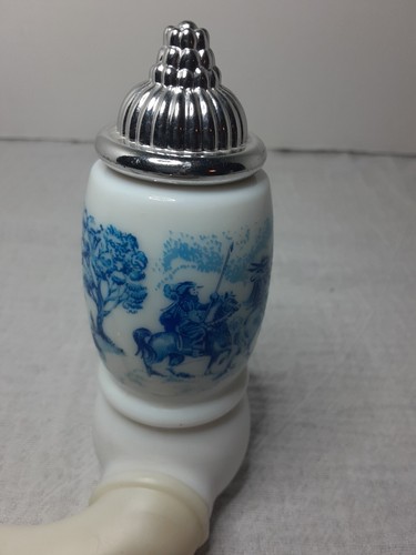 Collectible Avon Dutch Pipe Perfume Cologne 2 fl. oz. Milk Glass Bottle. - Picture 2 of 5