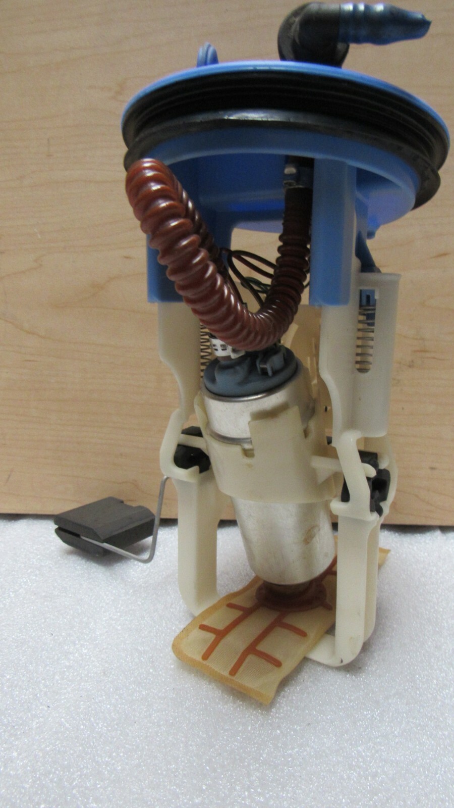 20012006 BMW E46 M3 RIGHT PASSENGER FUEL PUMP FUEL LEVEL SENDING UNIT