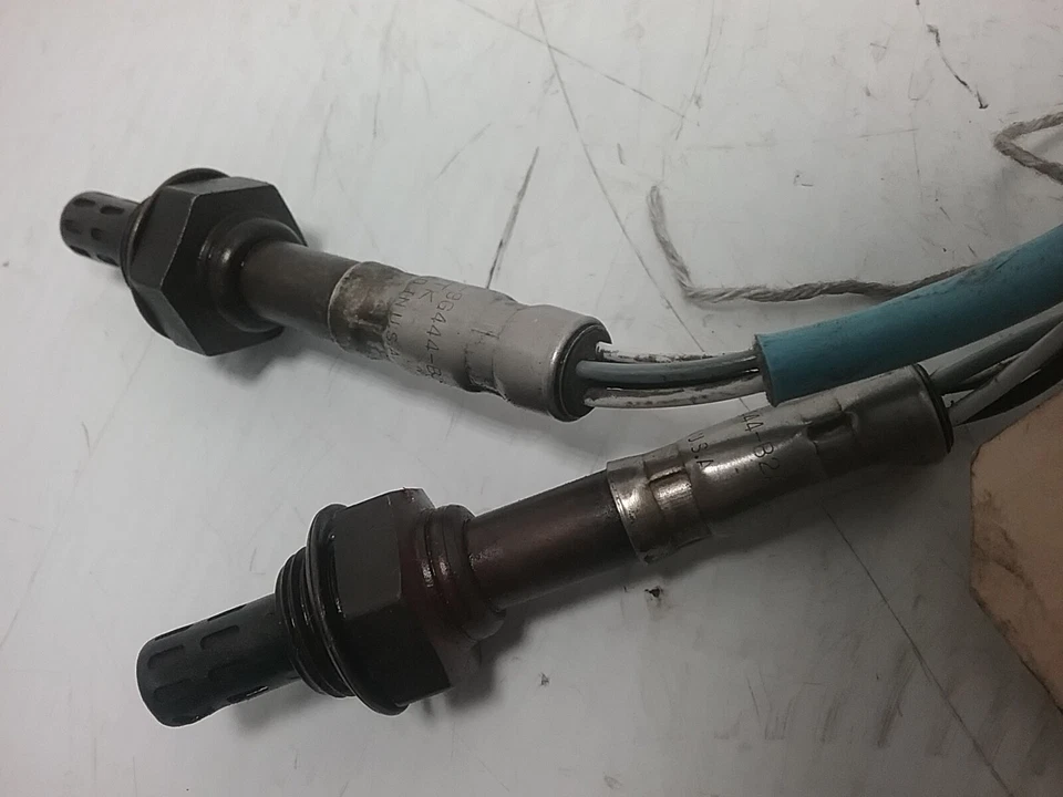 Sensores de oxígeno Ford Crown Victoria 1997-2001 (2) F6DF-9G444-B2A (4,6 L 8 cilindros Foto 3 de 4