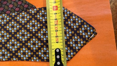 Cravate Hermès 100% Soie Vintage - Modèle 398EA Multicolore - Occasion En Excellent état