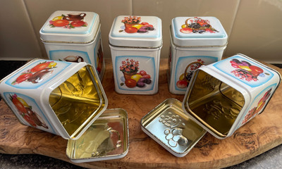 Kleine quadratische Dosen im geprägten Obstdesign Vintage 60er Jahre x2 Designs 5er Set