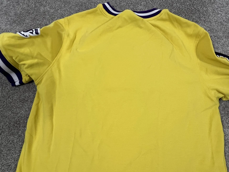 Los Angeles Lakers Shirt Mens Medium Yellow NBA Basketball Chenille Script Patch - Image 4 of 4