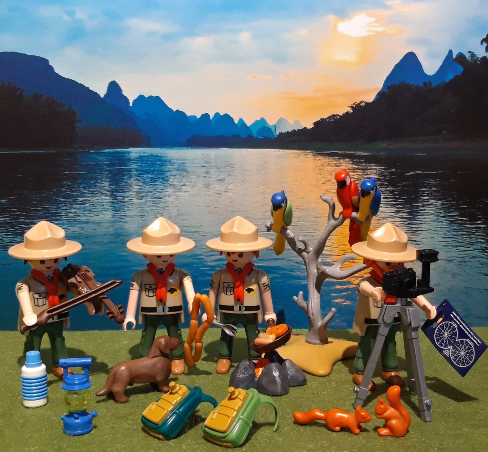 Playmobil Scoutisme souvenirs d'enfance avec figurine vintage et écussons