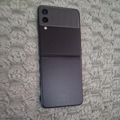 Samsung Galaxy Z Flip 3 5GB Rom 128GB Phantom Black Gebrauchter Zustand OVP