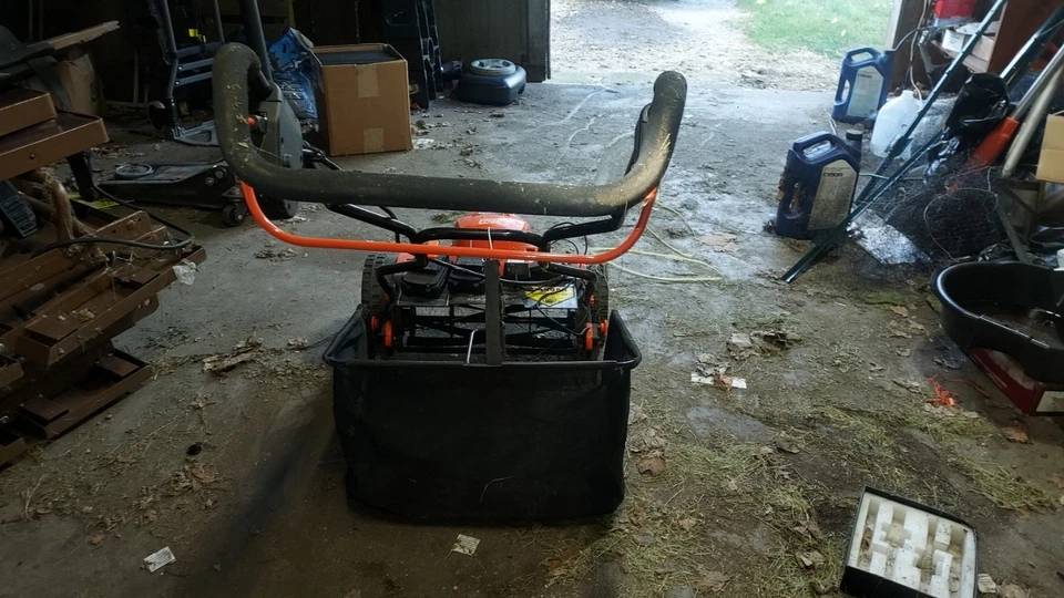 Cortacésped de carrete eléctrico inalámbrico Yard Force Foto 3 de 4