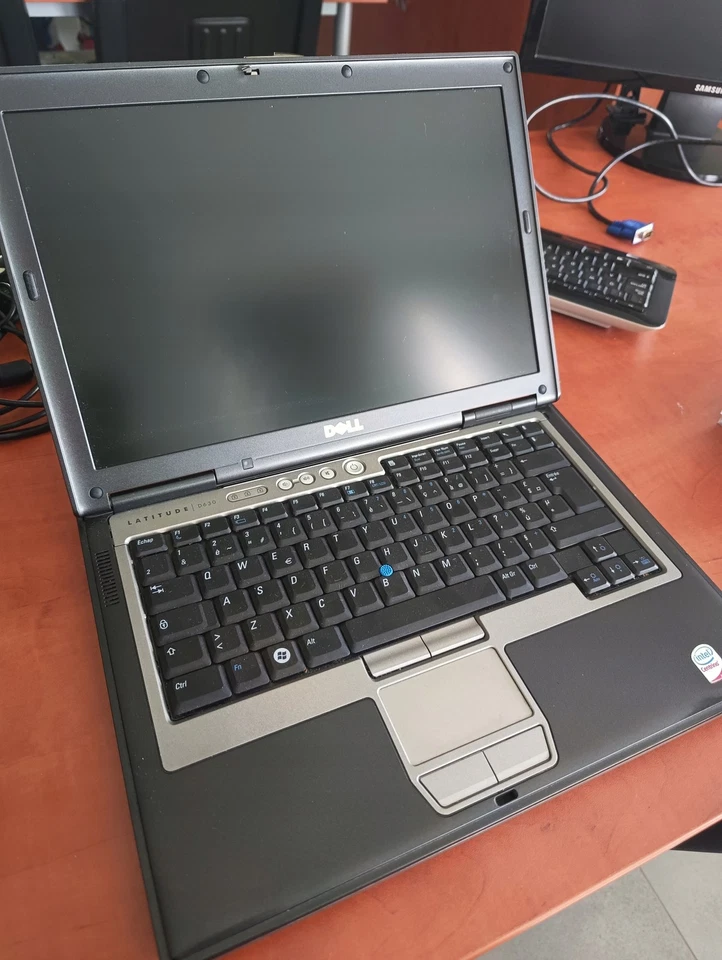 Computer portatile Dell D630 Latitude D630 1 pezzo  - Immagine 2 di 4