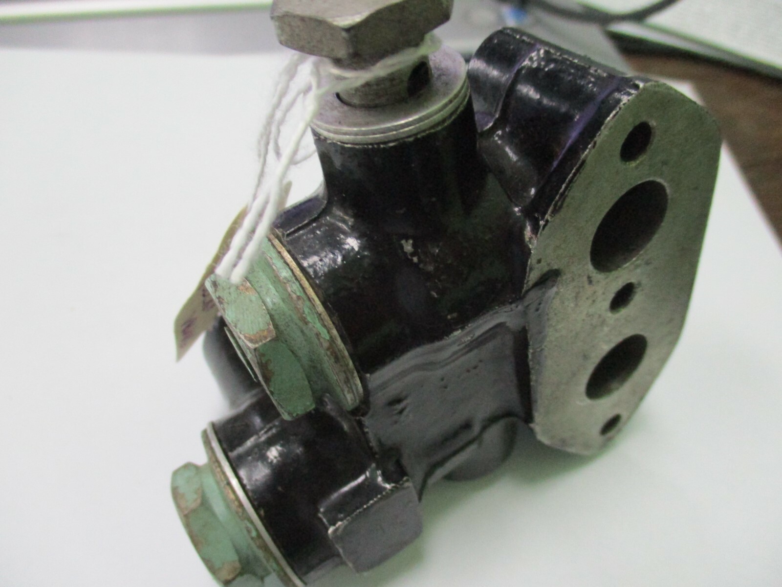 Bentley R-Type engine oil pressure relief valve assembly RE14647  Bentley NOS