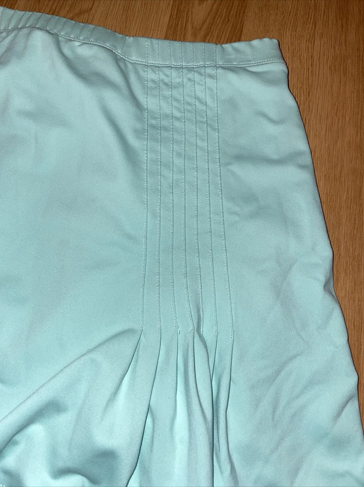 Falda corta para mujer Tail Tech cosida plisada verde espuma de mar talla mediana Foto 3 de 4