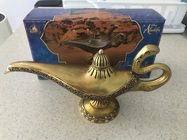 Disneys Aladdin 2019 Disney Store Limited edition of 4000 Magic Lamp Genie WDW | eBay