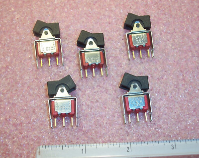 QTY (5) C&K 7101 ROCKER SWITCHES ON-NONE-ON VERTICAL MOUNT WITH HOUSING