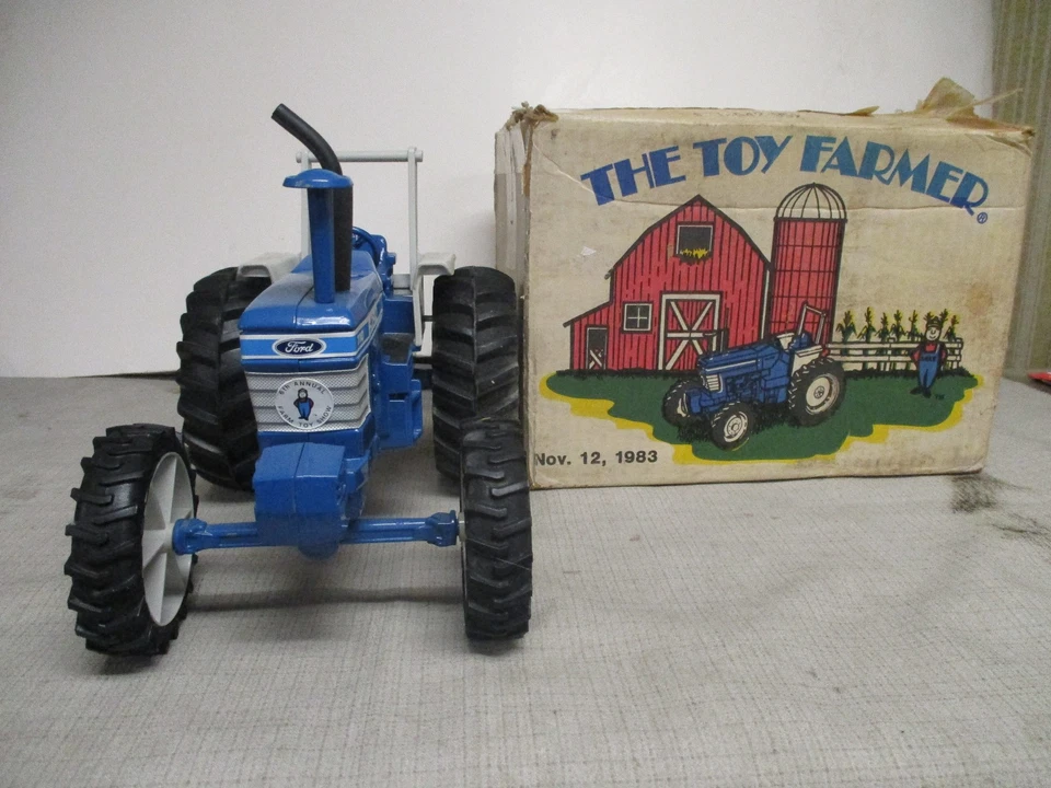 Ertl Ford 7710 MFWD Toy Tractor "1983 National Toy Show"  1/16 Scale, NIB - Image 4 of 4