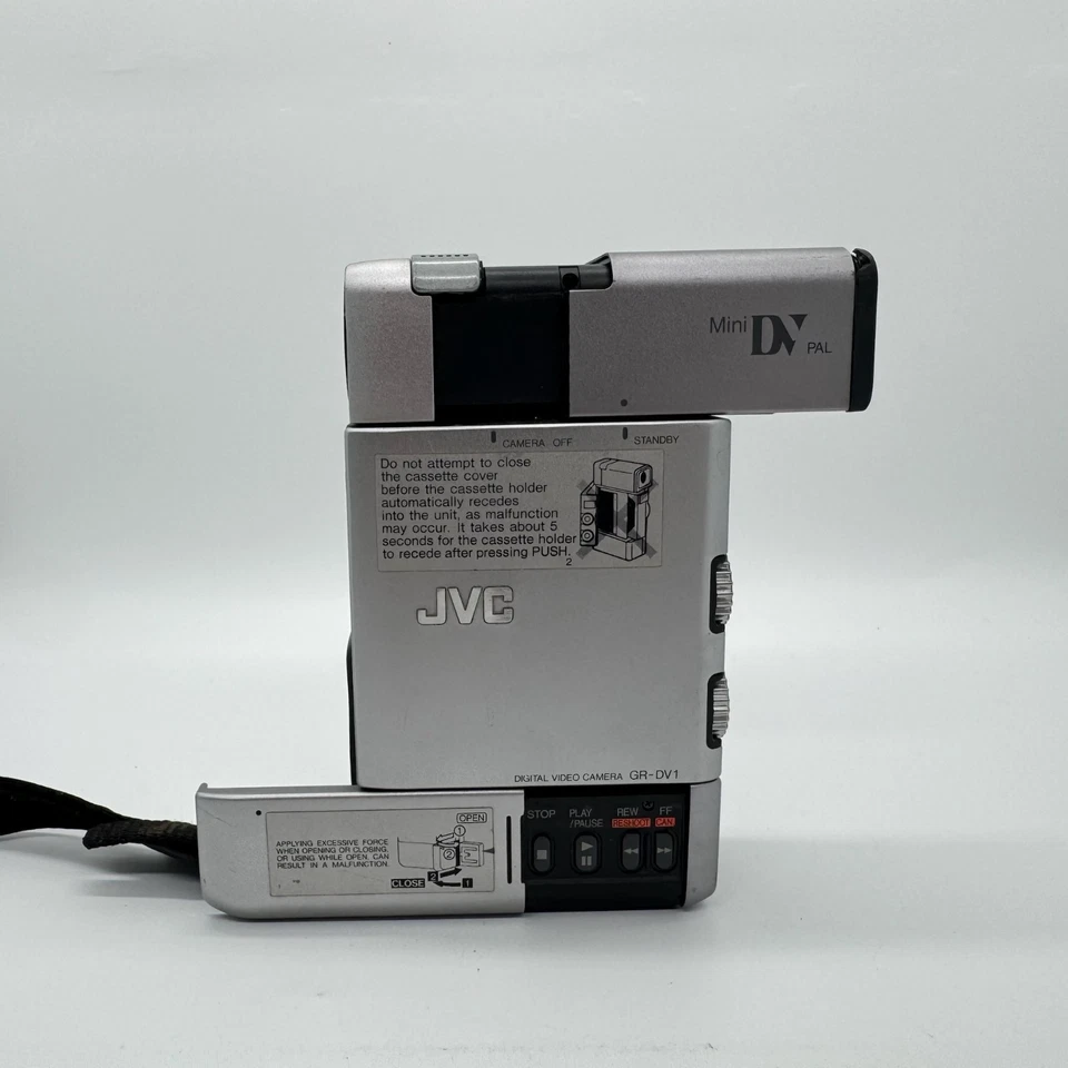 JVC GR-DV1E PAL Mini DV Digital Video Camera Camcorder for Parts / Repair "E03" - Image 2 of 4