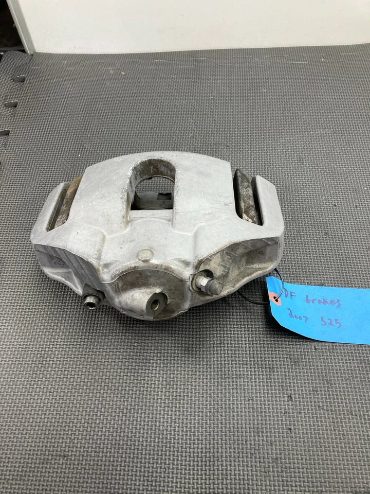 04-07 Pinza de freno delantera izquierda conductor BMW 525i OEM Foto 3 de 4