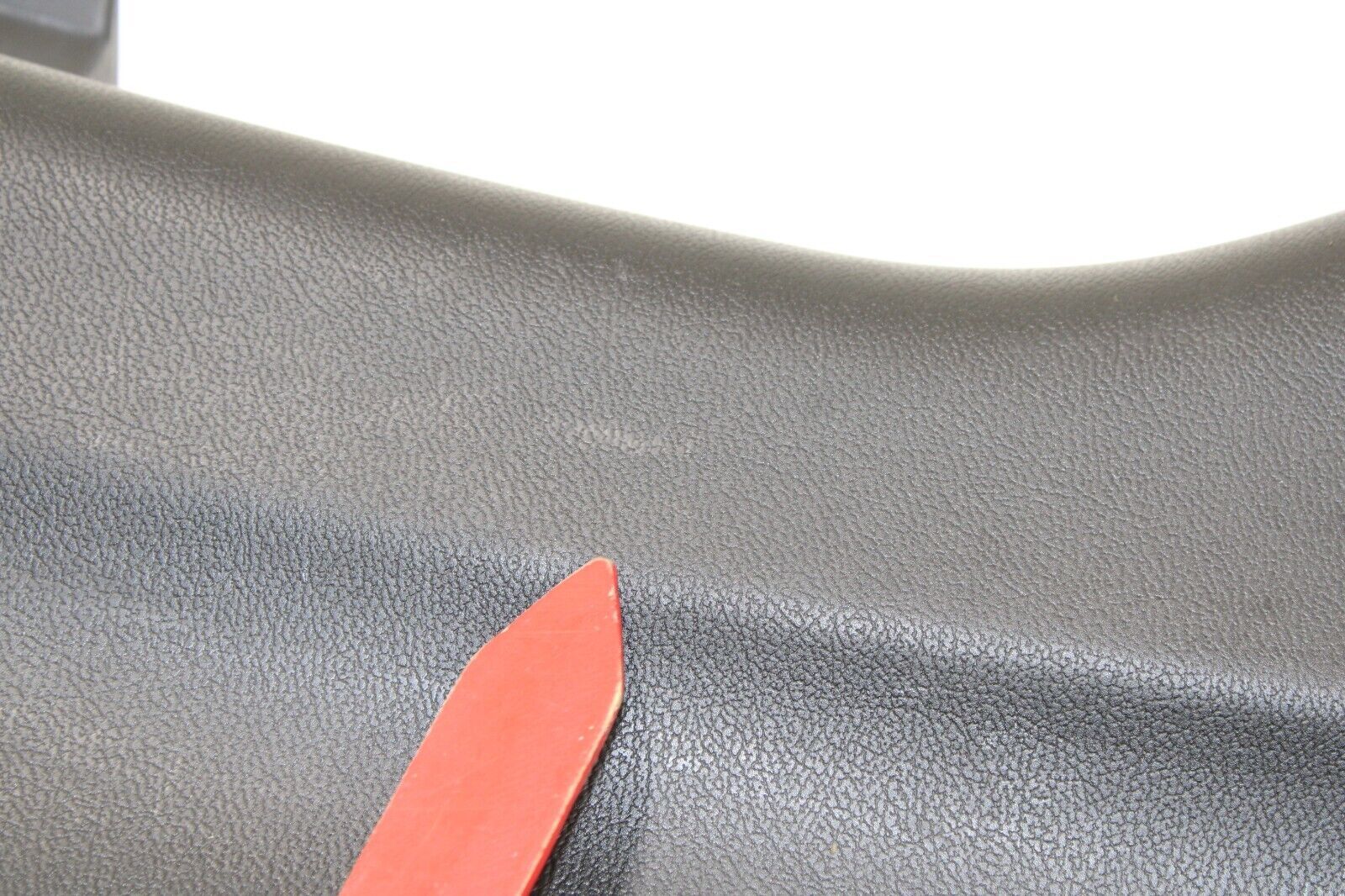 2017 - 2020 MASERATI LEVANTE TAILGATE LIFTGATE BACK DOOR LOWER TRIM COVER OEM
