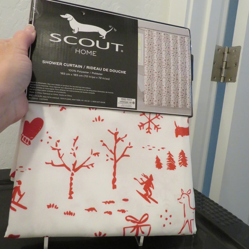 Cortina de chuveiro SCOUT Home férias de inverno vermelho/branco Dachshund veado esqui NOVO - Imagem 2 de 4