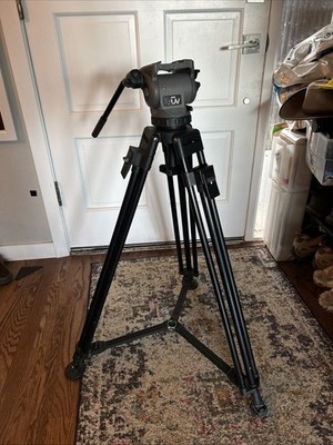 Cartoni HiDv Cinema Tripod Legs Sticks Action Fluid Head