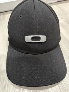 Oakley Black Solid Stretch Baseball Cap Flexfit Fitted S/M Men Casual