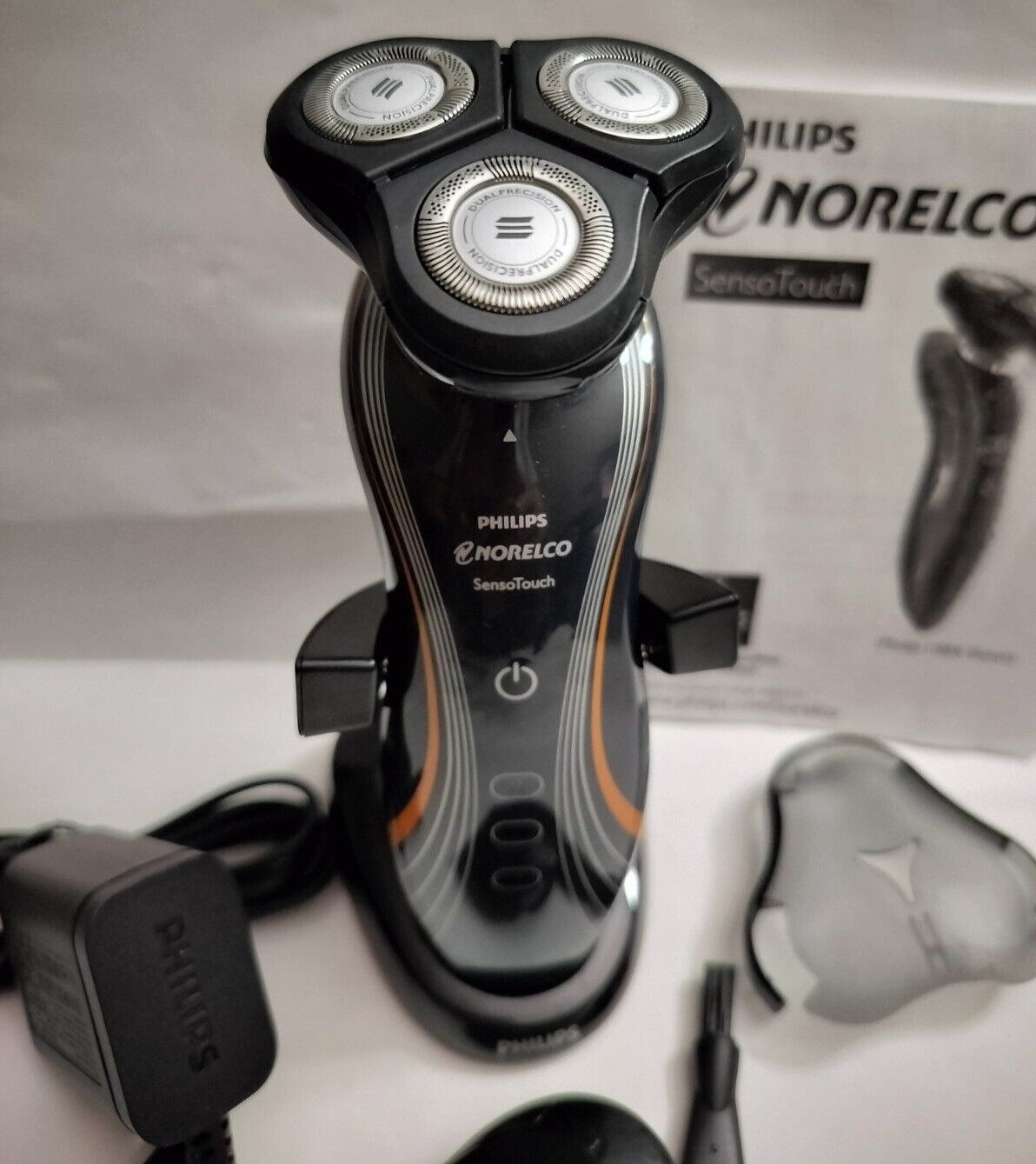 Philips Norelco  1160x Sensotouch Wet & Dry Shaver with trim