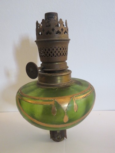 LAMPE TOUPIE DE PIANO A PETROLE VERT DECOR EMAILLE OR OIL PETROL LAMP KOSMOS - Picture 2 of 9