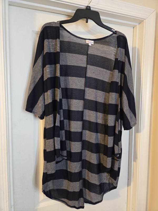 LuLaRoe Navy Gray Striped Top Round Neck 3/4 Sleeve Women's Size S