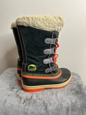 Sorel Youth Size 5 Joan of Arctic Winter Boot Black and Red Snow Winter outdoor