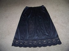 Vassarette Womens Half Slip Black with Lace Hem Sz Medium 28" Clean Excellent